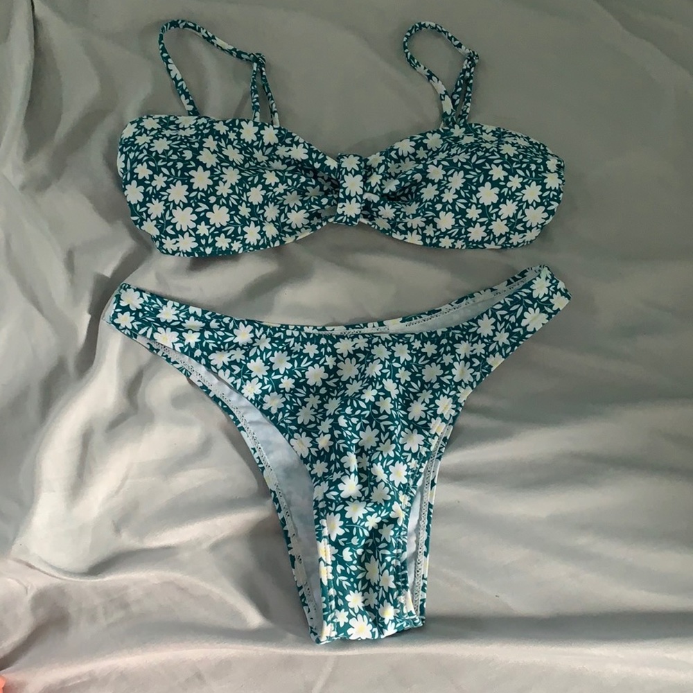 CUTE BIKINI (perfect condition)